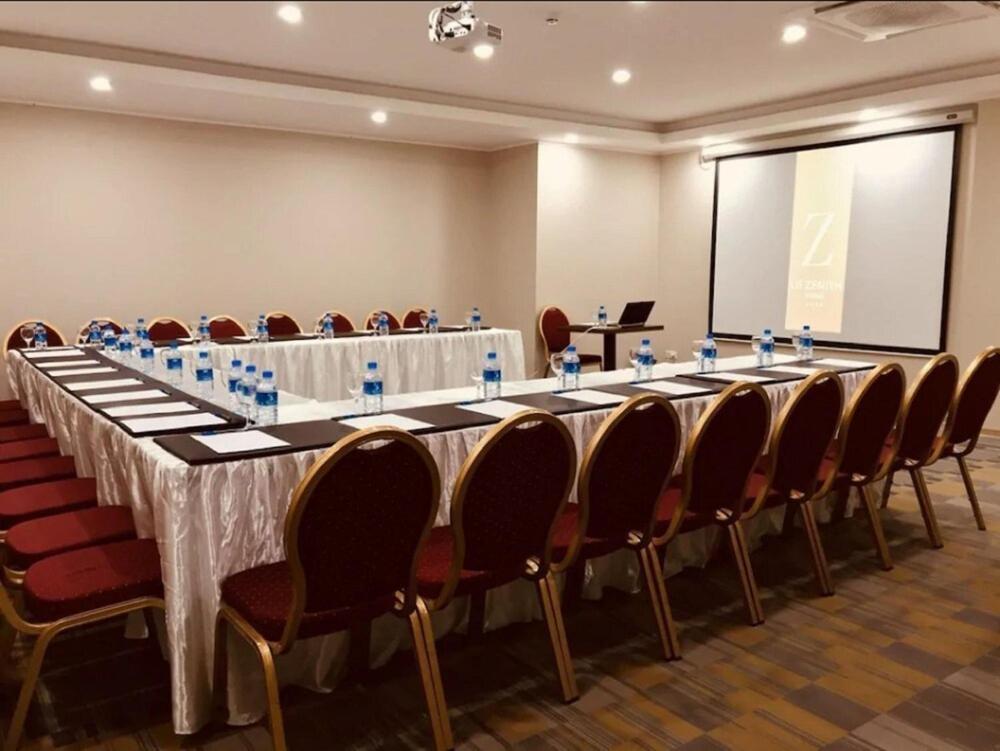 Le Zenith Hotel Oran Buitenkant foto