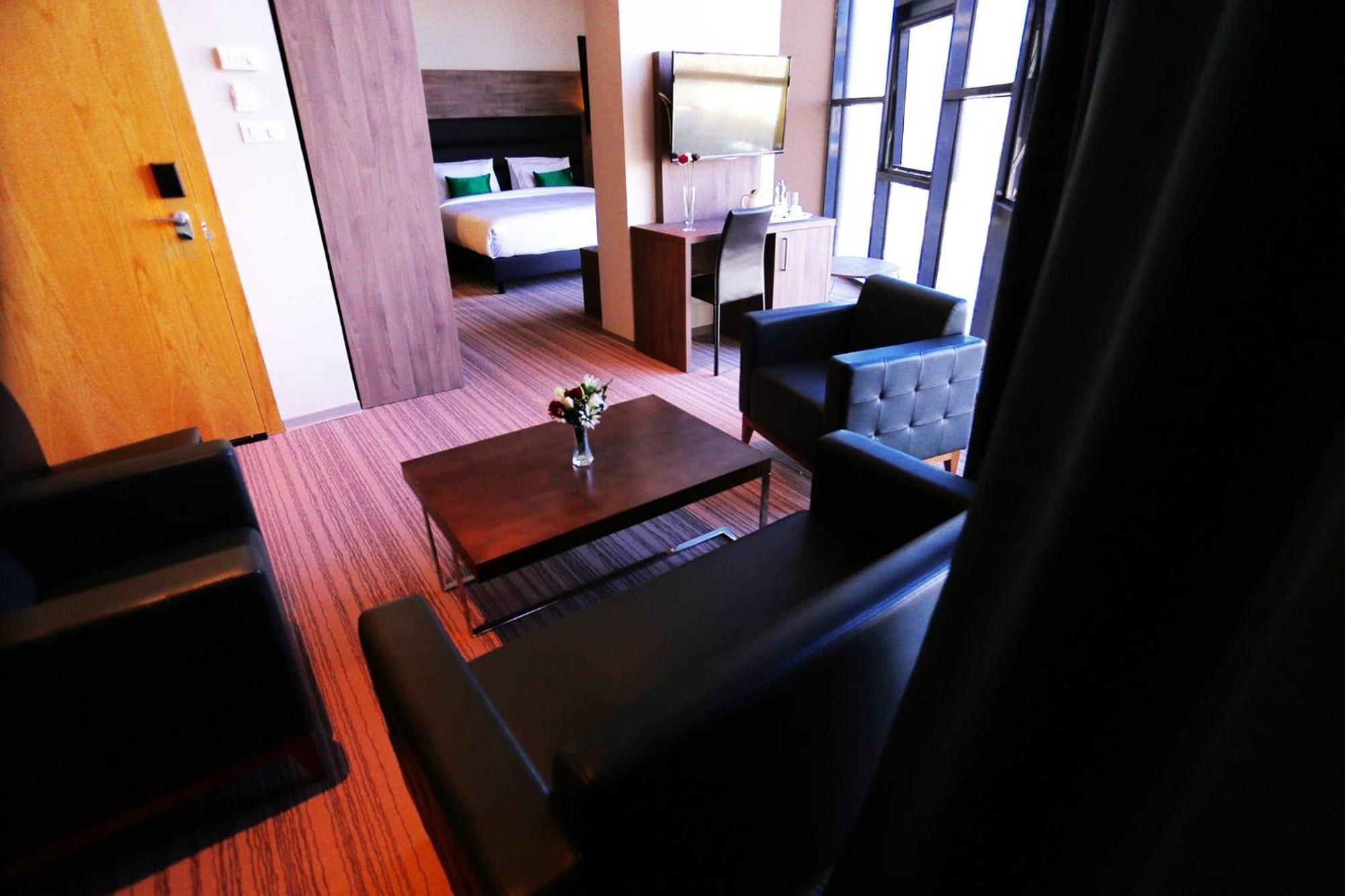 Le Zenith Hotel Oran Buitenkant foto