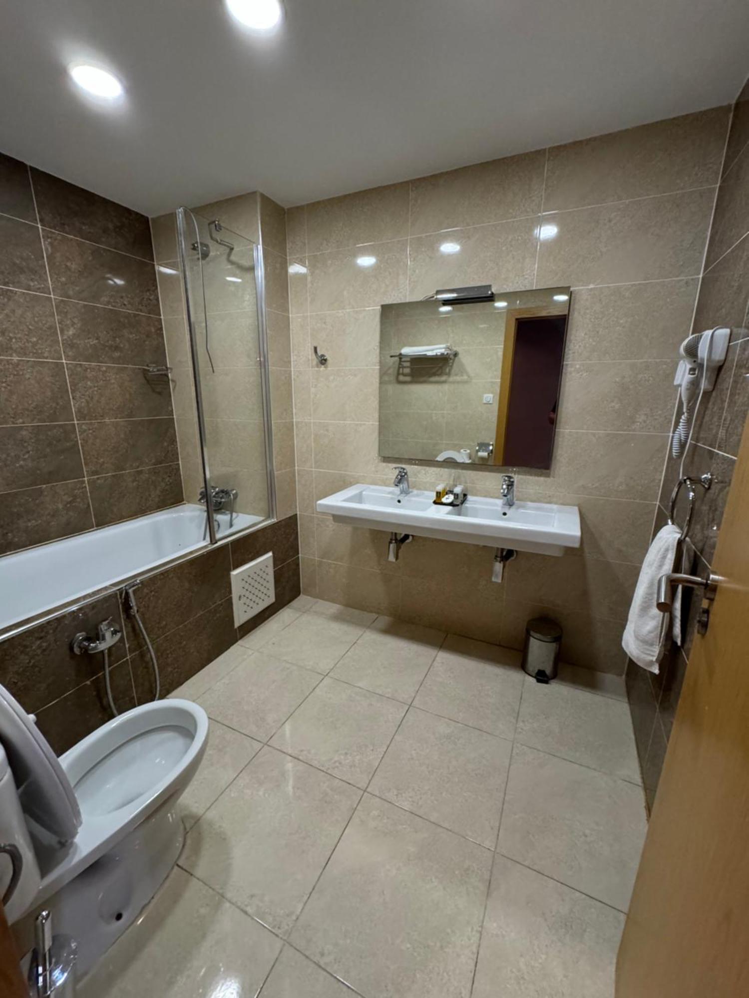 Le Zenith Hotel Oran Buitenkant foto