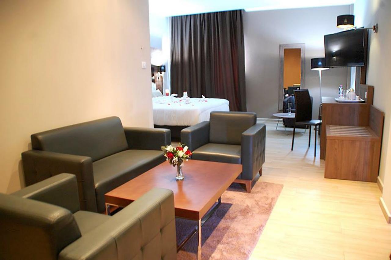 Le Zenith Hotel Oran Buitenkant foto