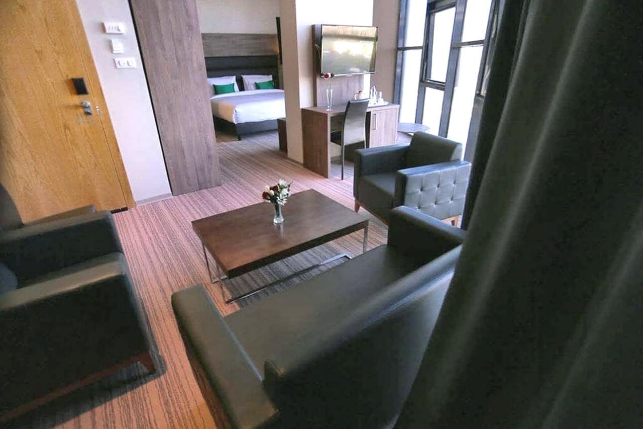 Le Zenith Hotel Oran Buitenkant foto